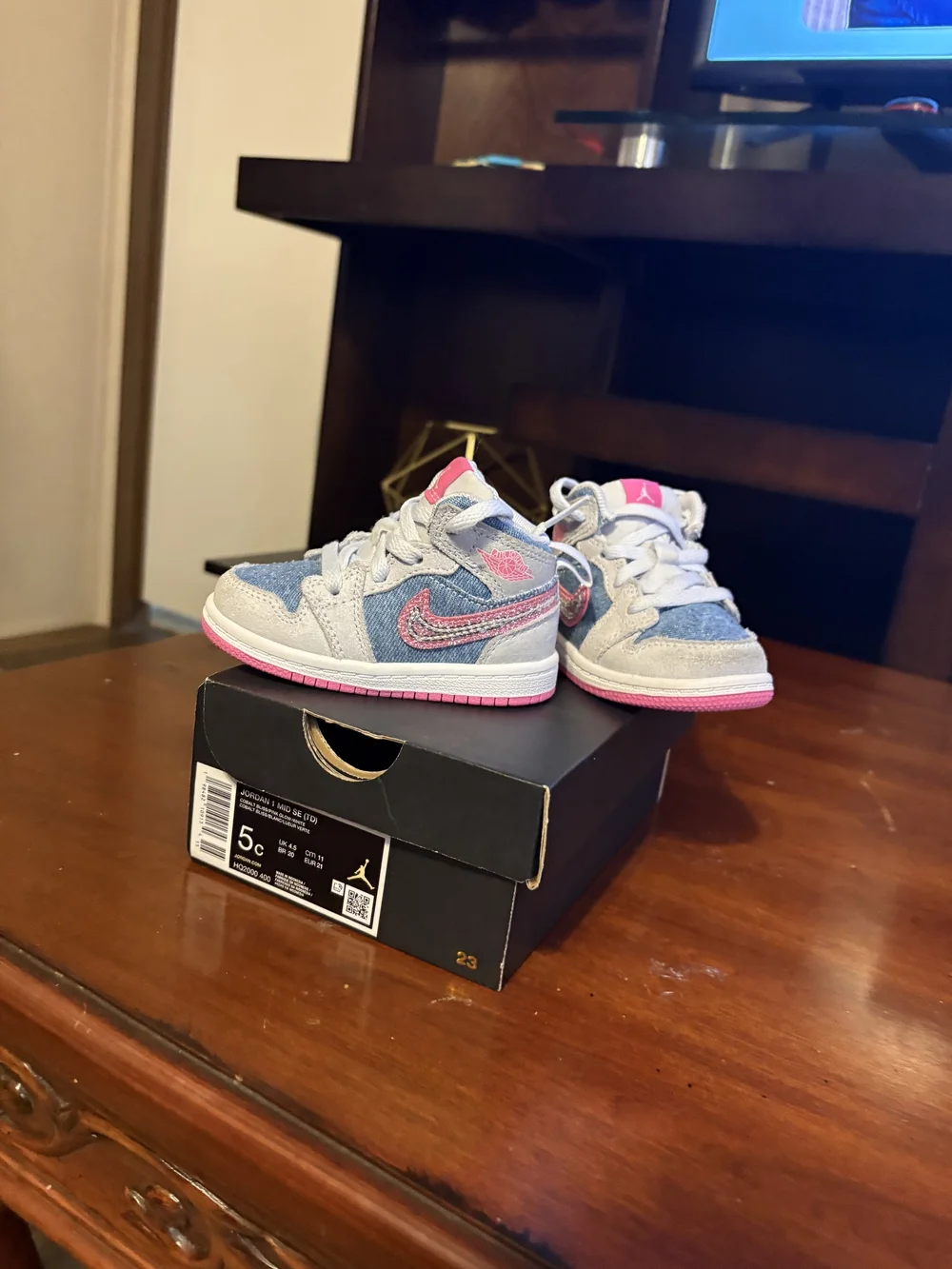 Jordan Kids Sneakers in Light Gray, Denim Blue & Pink